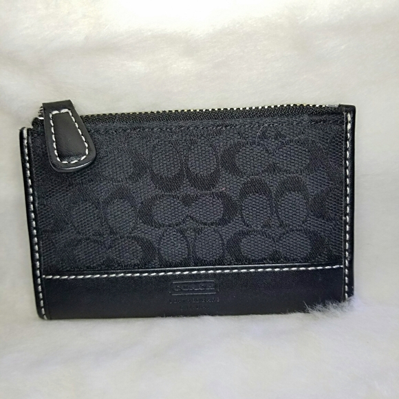 Coach Handbags - Coach Coin & Card Wallet Coach Handbags - Coach Coin & Card Wallet